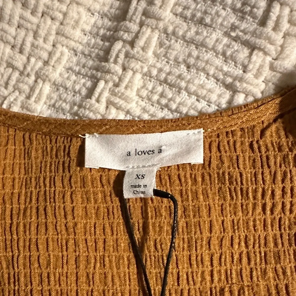 NWT A loves A cropped long sleeve - Picture 4 of 6
